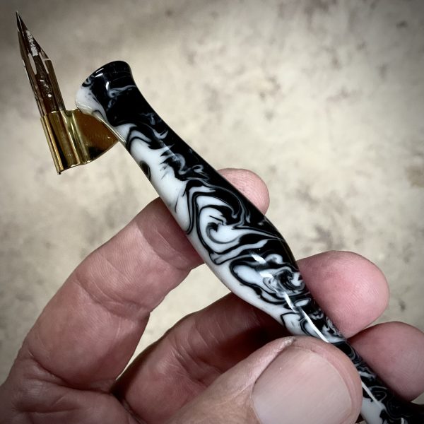 "Black and White Swirl" Handmade Professional Oblique Calligraphy Pen - Image 3